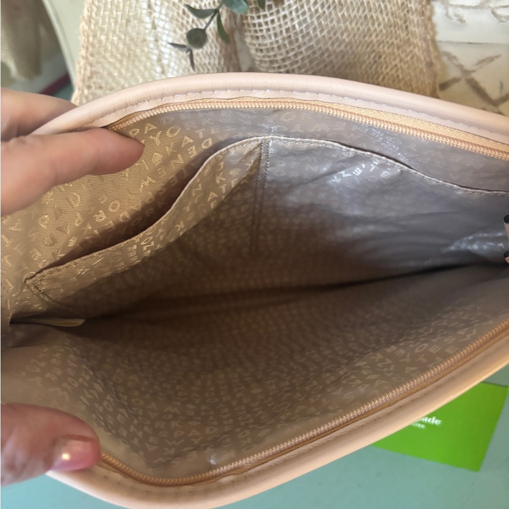 KATE SPADE Bondi Road Adrianne Pink & Cream Pouch NWT - Picture 4 of 5